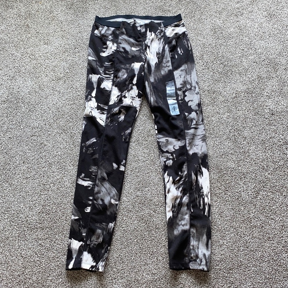 NWT SIMPLY VERA VERA WANG LEGGINGS SIZE M